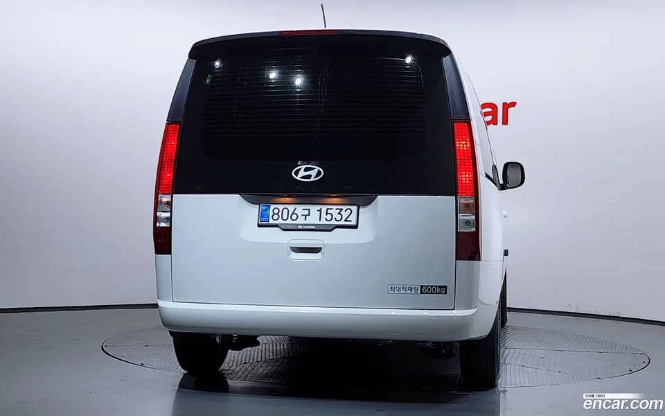 Hyundai Staria 5 2025 — миниатюра 4