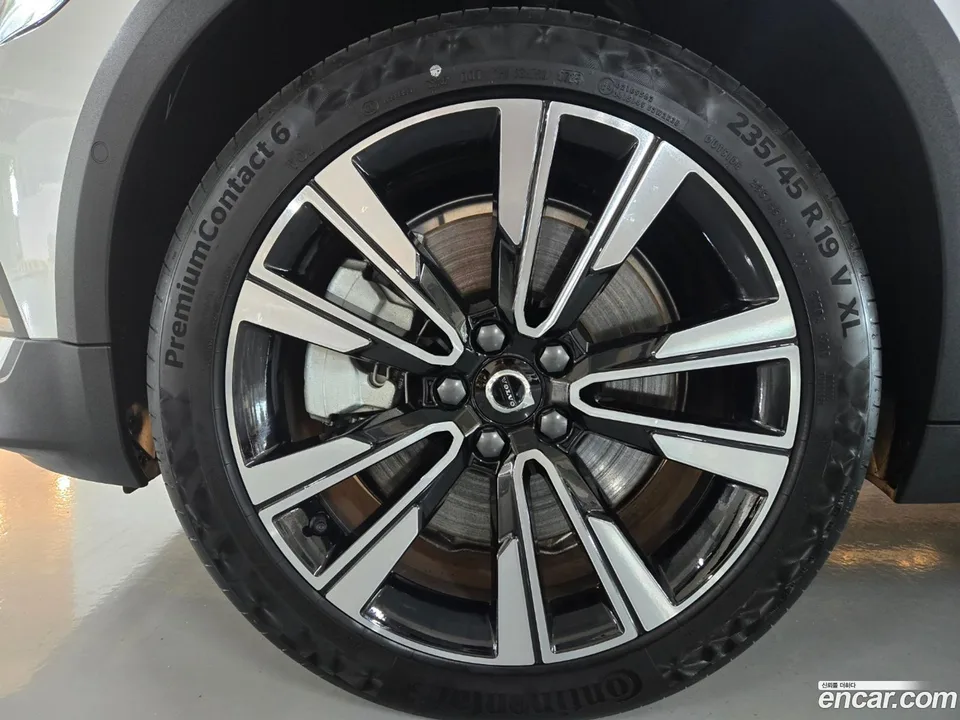 Volvo V60 Cross Country B5 AWD 2025 — миниатюра 5