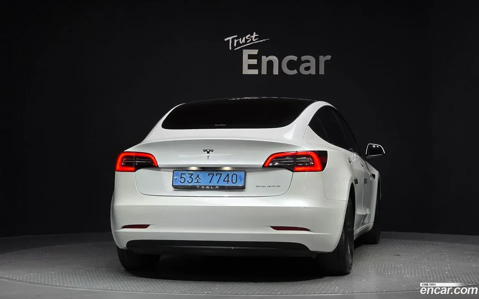 Tesla Model 3 AWD 2022 — миниатюра 4