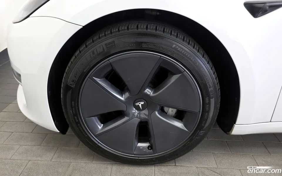 Tesla Model 3 AWD 2022 — миниатюра 5