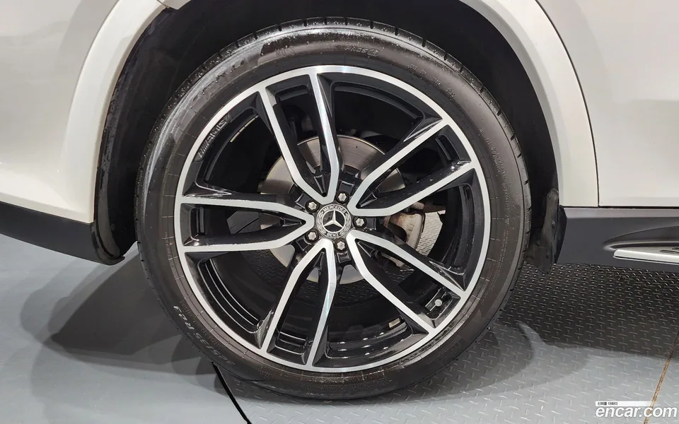 Mercedes-Benz GLS-Class GLS580 4MATIC 2024 — миниатюра 5