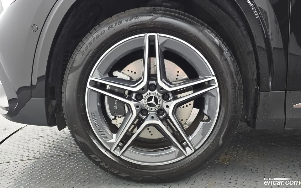 Mercedes-Benz GLA-Class GLA250 4MATIC 2025 — миниатюра 5