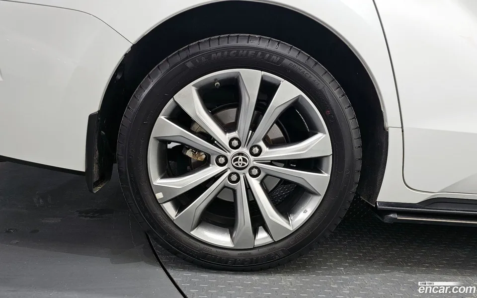 Toyota Sienna 2.5 2WD 2024 — миниатюра 5