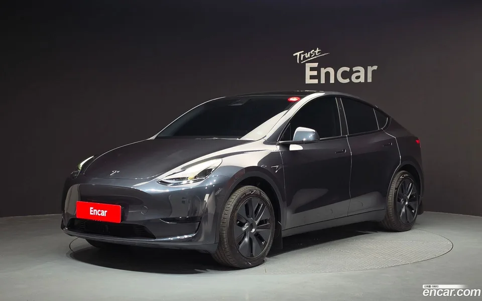 Tesla Model Y RWD 2025 — фото 1, купить с доставкой в Москву