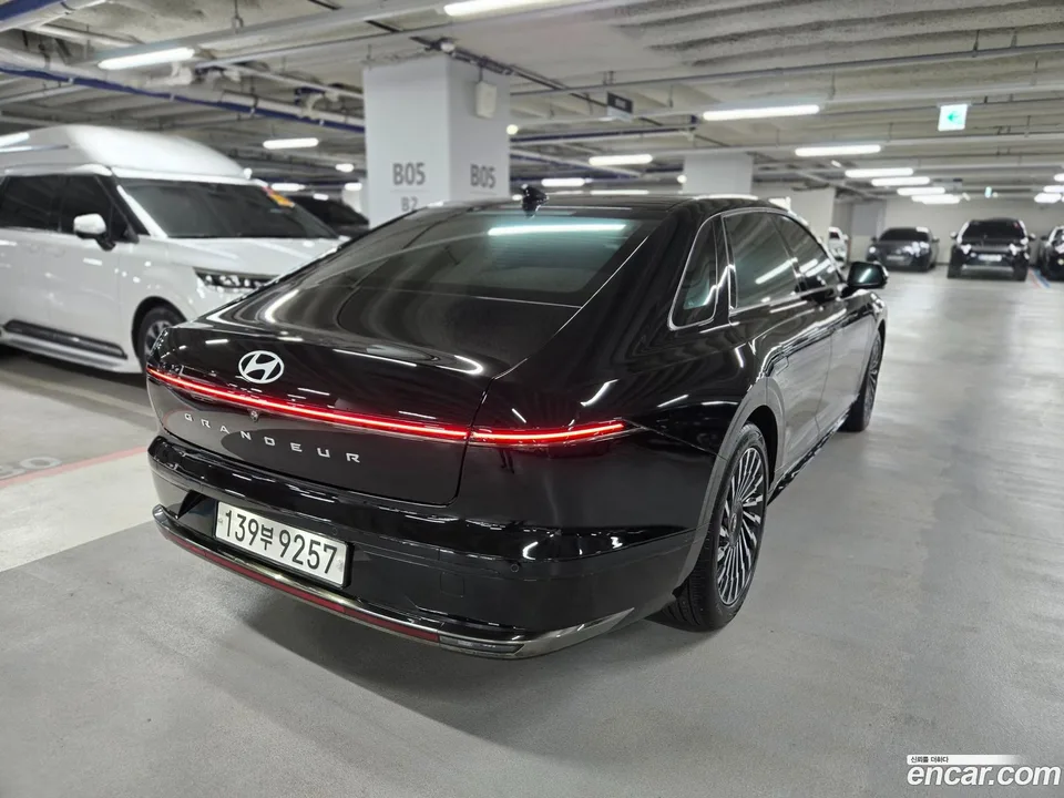 Hyundai Grandeur Hybrid 2023 — миниатюра 2