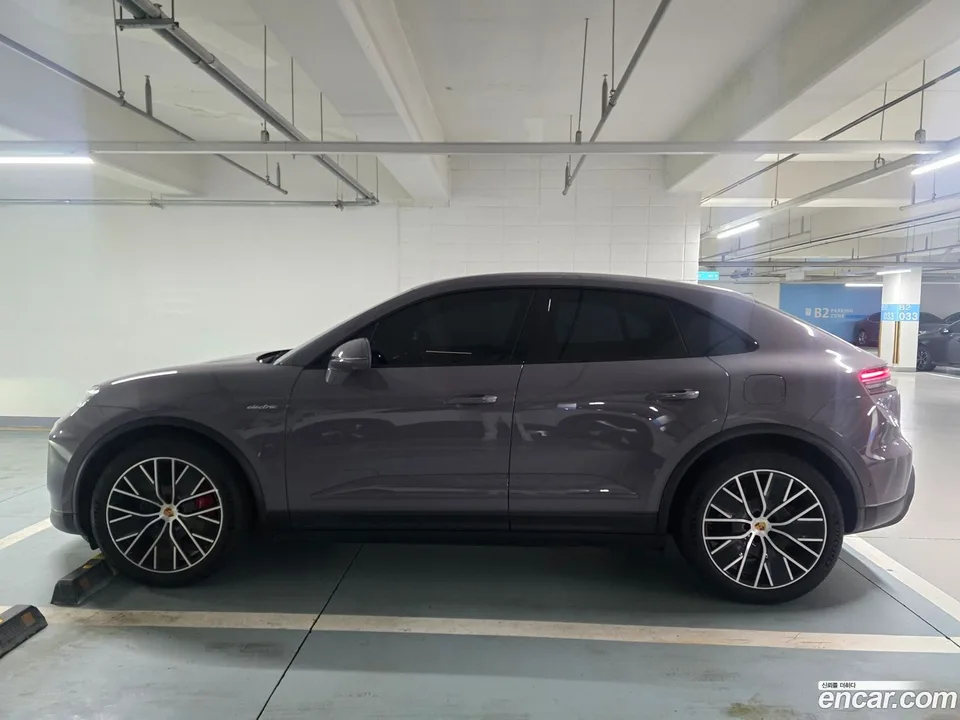 Porsche Macan Electric 4S 2025 — миниатюра 4