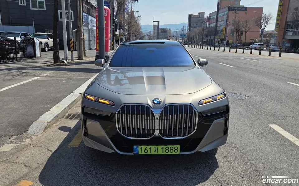 BMW 7 Series 740i xDrive M 2026 — миниатюра 3