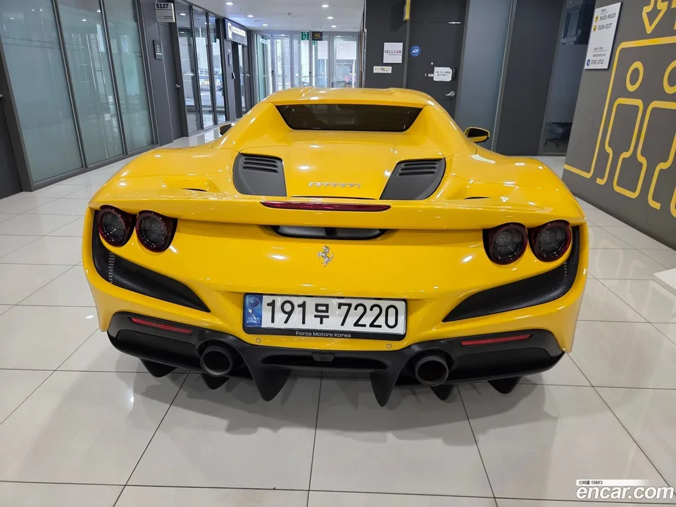 Ferrari F8 Spider 3.9 V8 2022 — миниатюра 4
