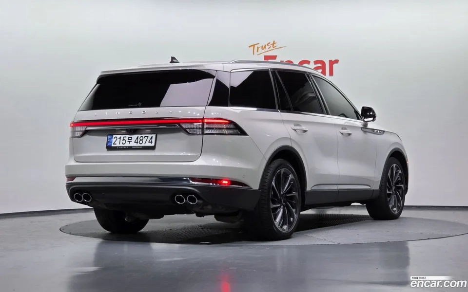 Lincoln Aviator 3.0 AWD 2023 — миниатюра 2