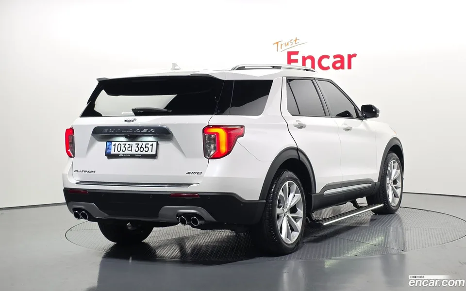 Ford Explorer 3.0 4WD 2022 — миниатюра 2