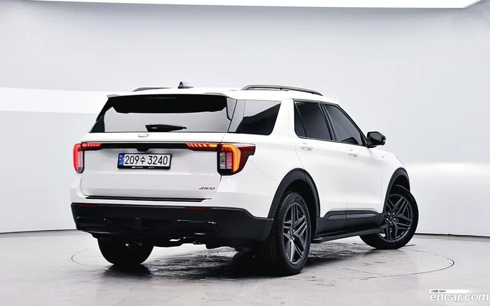 Ford Explorer 2.3 ST- 4WD 2025 — миниатюра 2