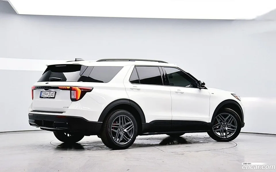 Ford Explorer 2.3 ST- 4WD 2025 — миниатюра 4
