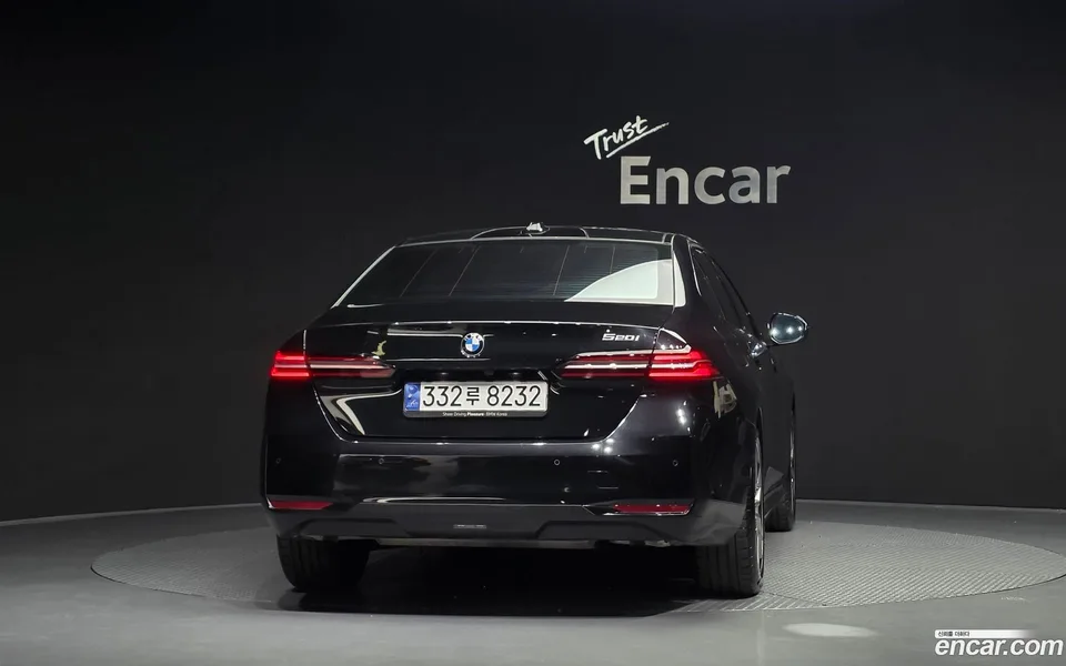 BMW 5 Series 520i 2023 — миниатюра 4