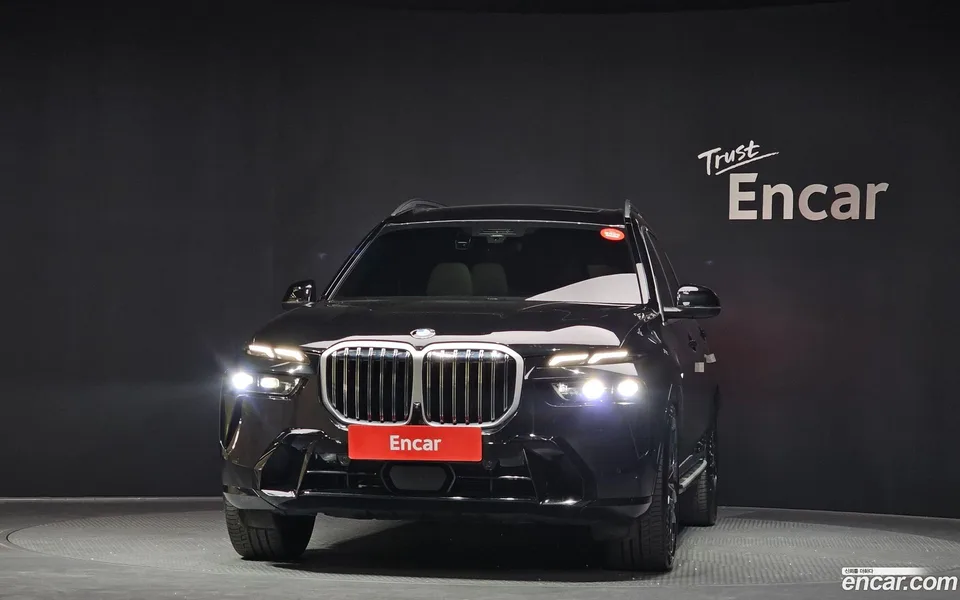 BMW X7 xDrive 40i M 6 2023 — миниатюра 3