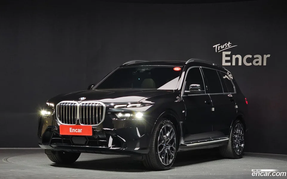 BMW X7 xDrive 40i M 6 2023 — фото 1, купить с доставкой в Москву