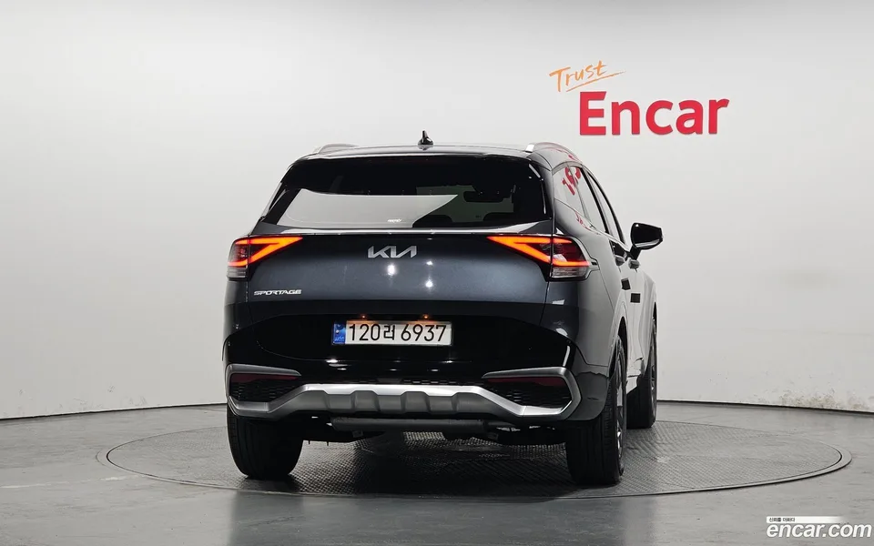 Kia Sportage 1.6 2WD 2023 — миниатюра 4