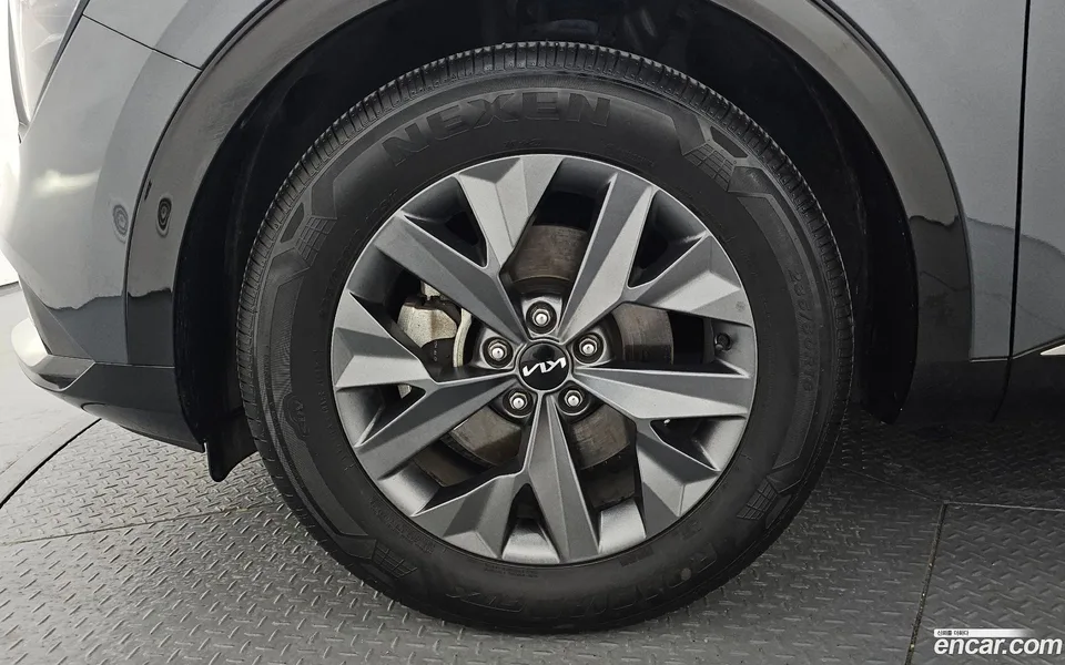 Kia Sportage 1.6 2WD 2023 — миниатюра 5