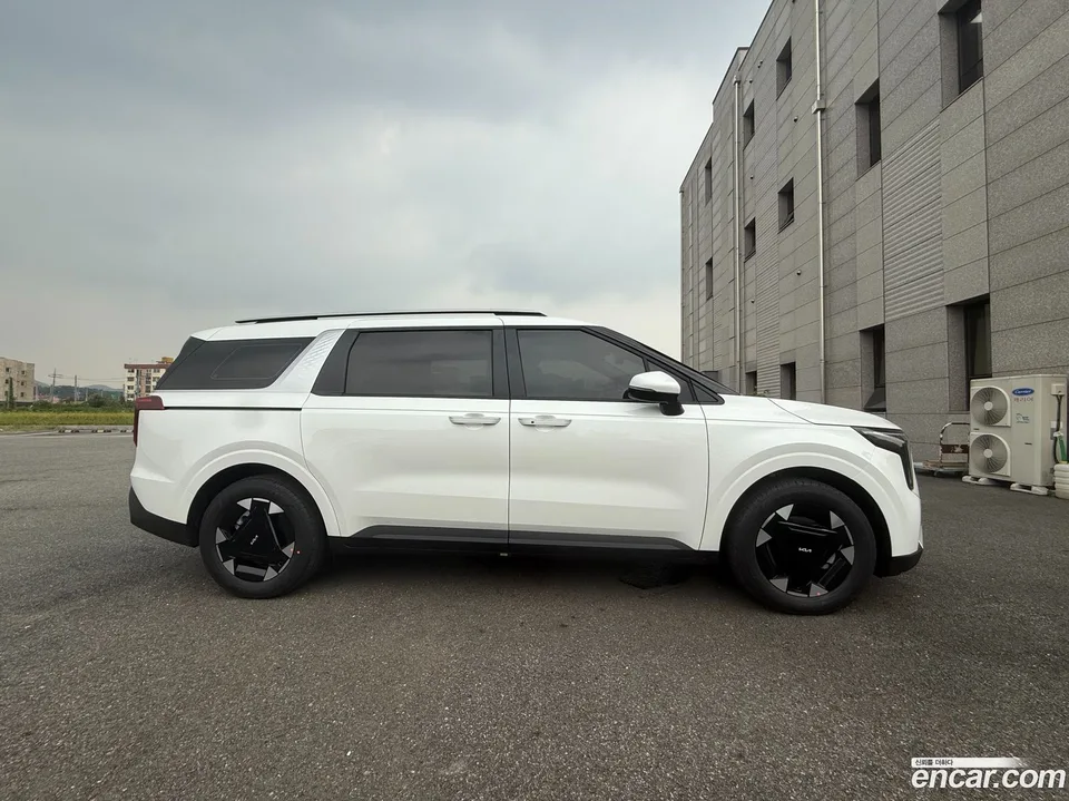 Kia Carnival HEV 9 2025 — миниатюра 2