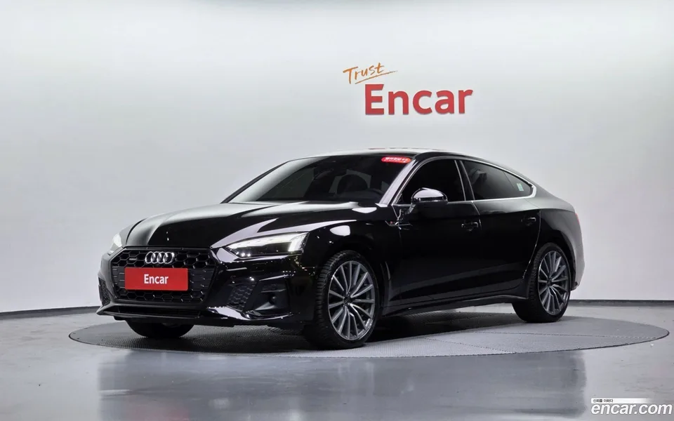 Audi A5 40 TFSI 2023 — фото 1, купить с доставкой в Москву