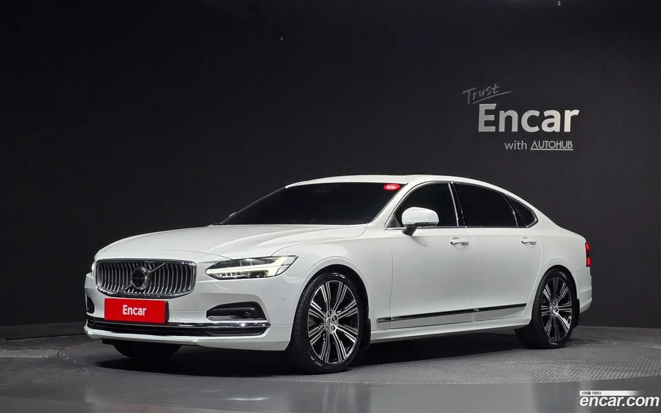 Volvo S90 B6 AWD 2022 — фото 1, купить с доставкой в Москву