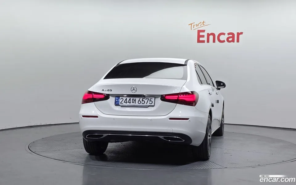 Mercedes-Benz A-Class A220 2024 — миниатюра 4