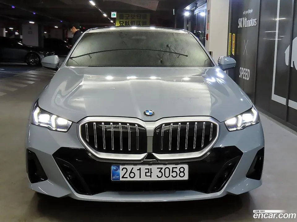 BMW 5 Series 530i xDrive M 2025 — миниатюра 2