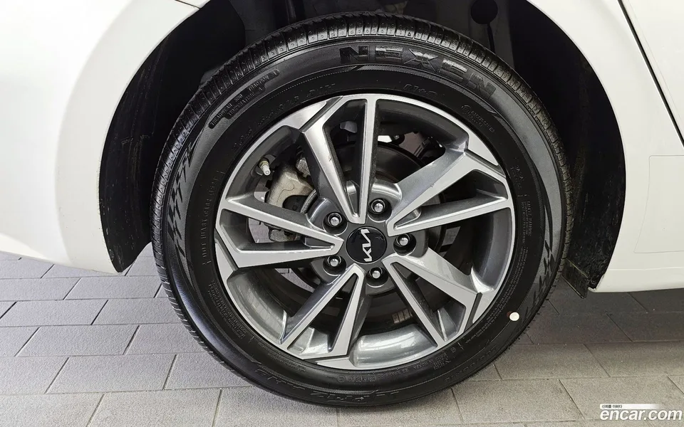 Kia K3 1.6 2024 — миниатюра 5