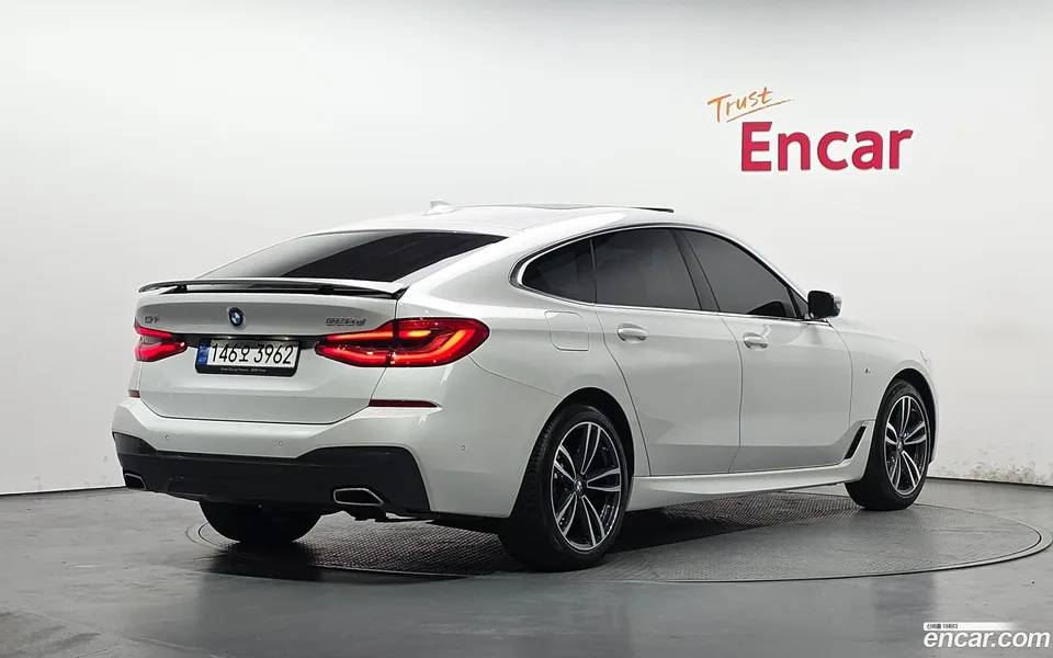 BMW 6 Series GT 620d M 2022 — миниатюра 2