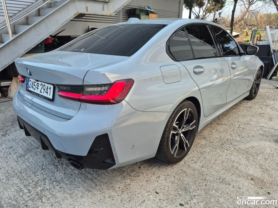 BMW 3 Series 320i M 2023 — миниатюра 2