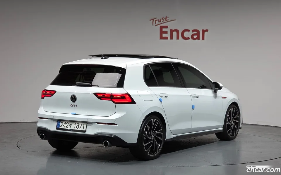Volkswagen Golf 2.0 GTI 2024 — миниатюра 2