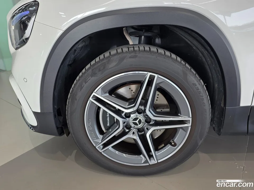Mercedes-Benz GLB-Class GLB250 4MATIC 2025 — миниатюра 5