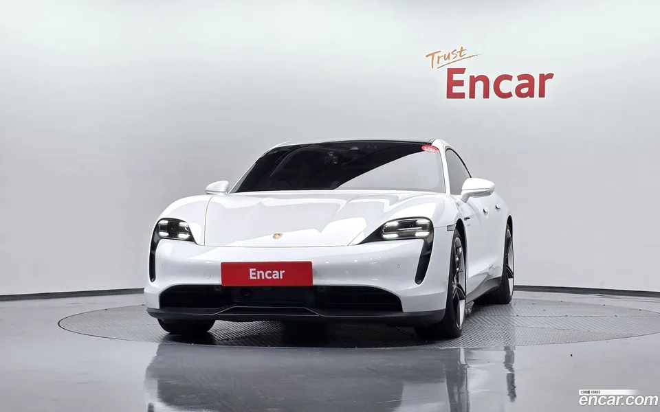 Porsche Taycan 2023 — миниатюра 3