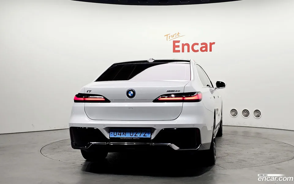 BMW i7 xDrive 60 M 2023 — миниатюра 4
