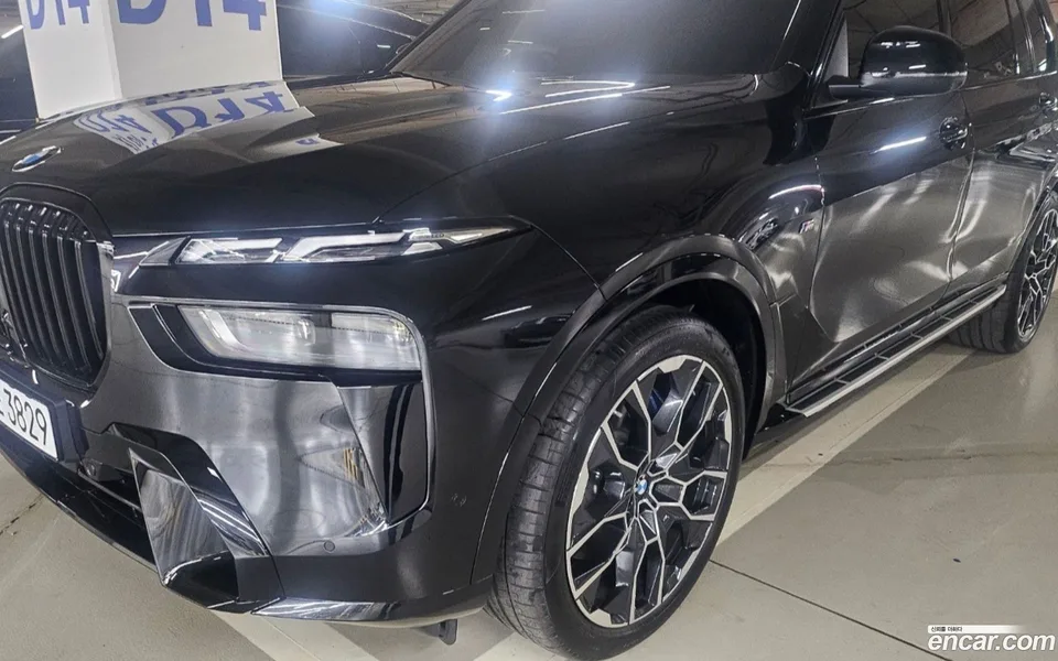 BMW X7 xDrive 40i M 7 2024 — миниатюра 2