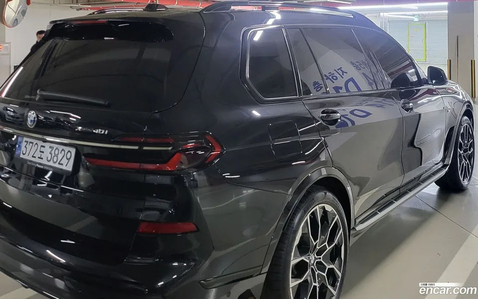 BMW X7 xDrive 40i M 7 2024 — миниатюра 3