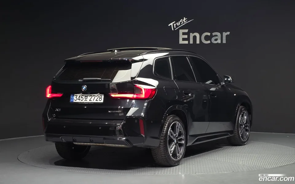 BMW X1 xDrive 20i M 2024 — миниатюра 2
