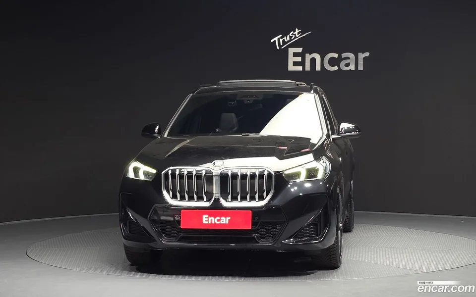 BMW X1 xDrive 20i M 2024 — миниатюра 3