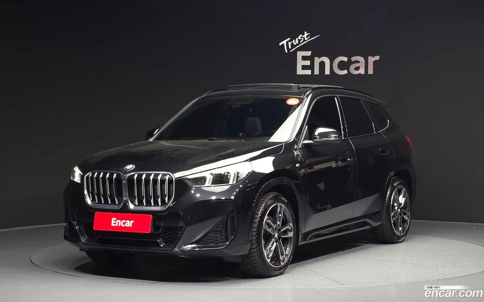BMW X1 xDrive 20i M 2024 — фото 1, купить с доставкой в Москву