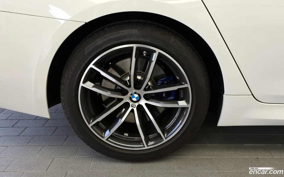 BMW 5 Series 520i M 2023 — миниатюра 5