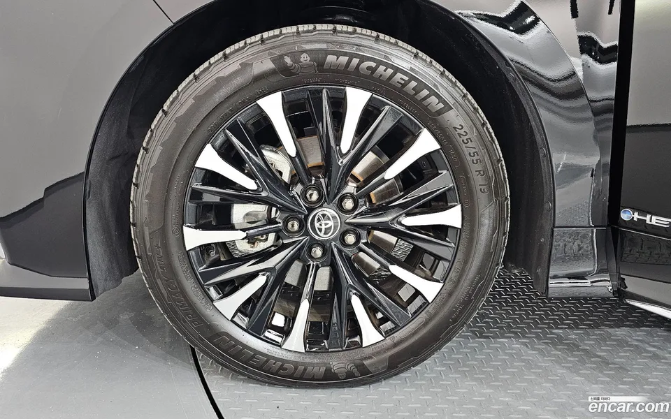 Toyota Alphard 2.5 HEV AWD 2025 — миниатюра 5