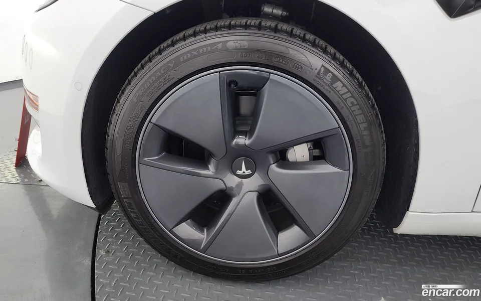 Tesla Model 3 RWD 2022 — миниатюра 5