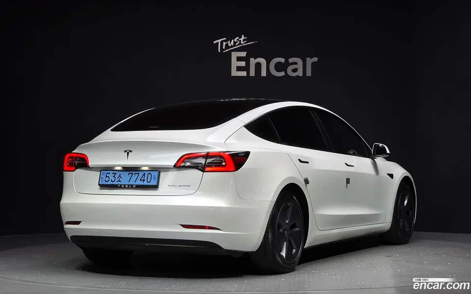 Tesla Model 3 AWD 2022 — миниатюра 2