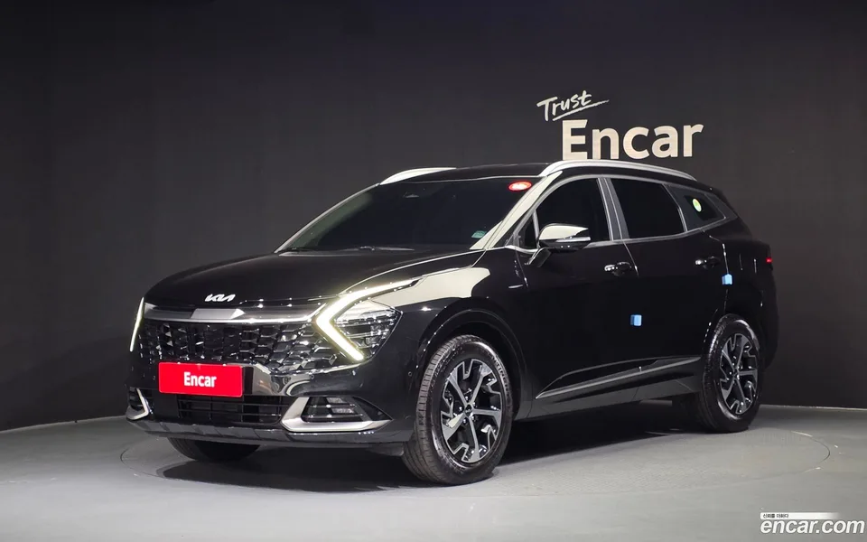 Kia Sportage Hybrid 2WD 2023 — фото 1, купить с доставкой в Москву