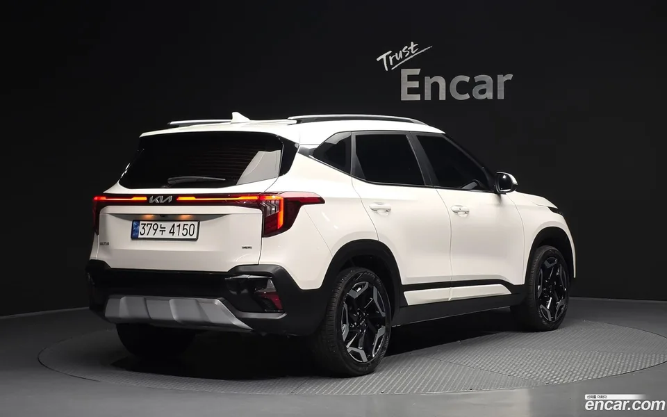 Kia Seltos 1.6 4WD 2023 — миниатюра 2