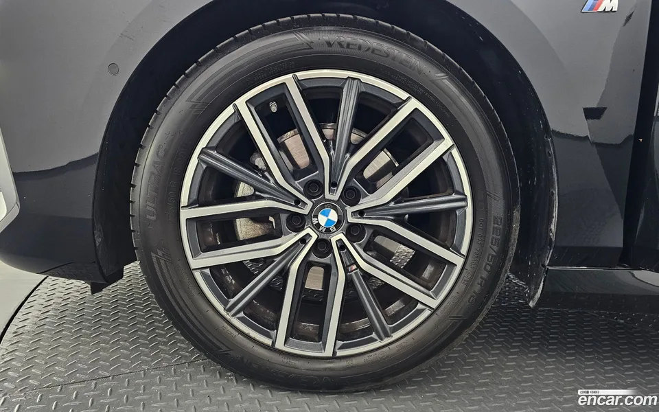 BMW 2 Series Active Tourer 220i M 2023 — миниатюра 5