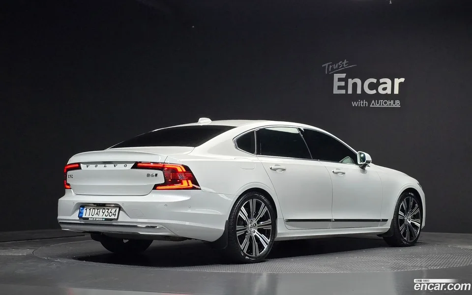 Volvo S90 B6 AWD 2022 — миниатюра 2