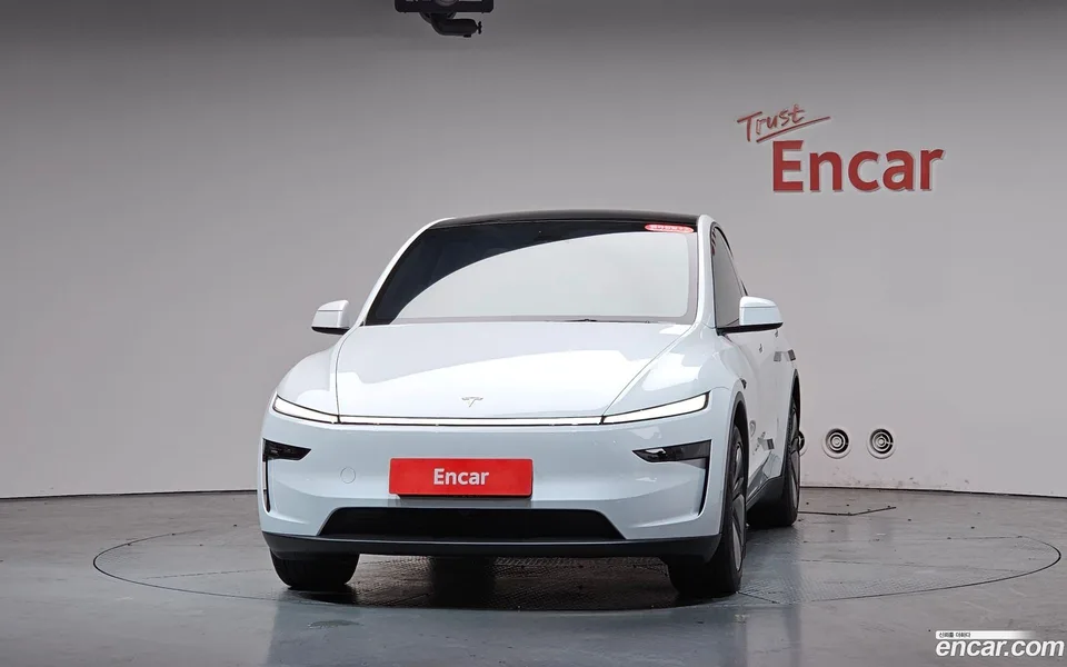 Tesla Model Y AWD 2025 — миниатюра 3