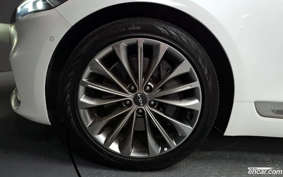 Kia K9 3.8 GDI AWD 2022 — миниатюра 5