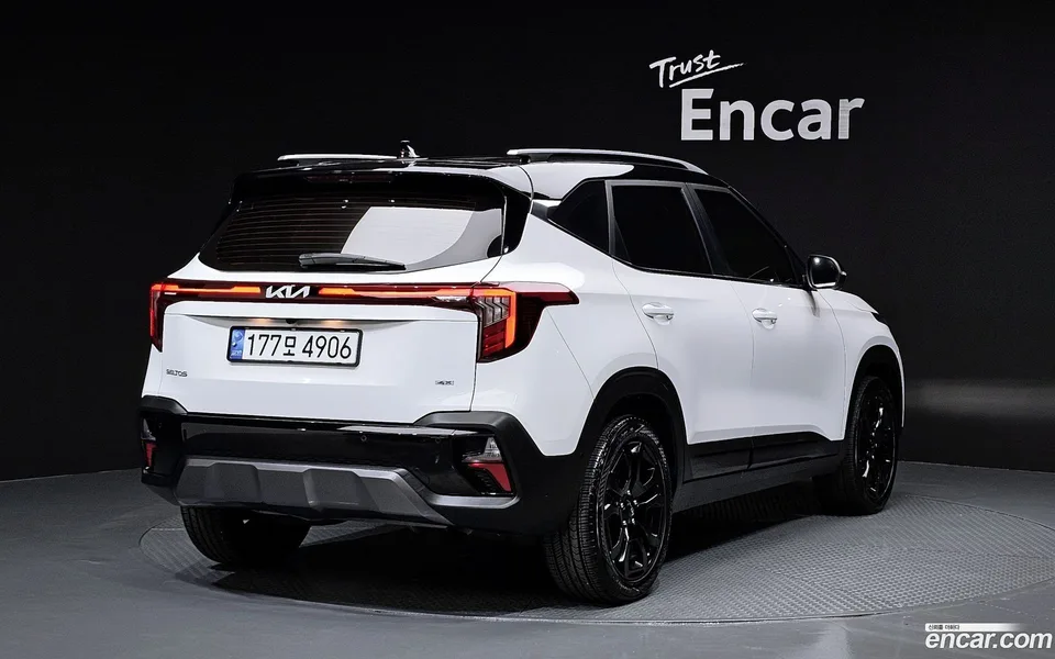 Kia Seltos 1.6 4WD 2022 — миниатюра 2