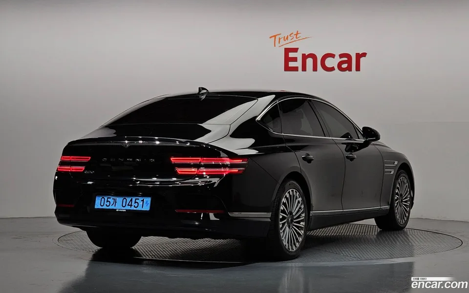 Genesis Electrified G80 e-AWD 2022 — миниатюра 2